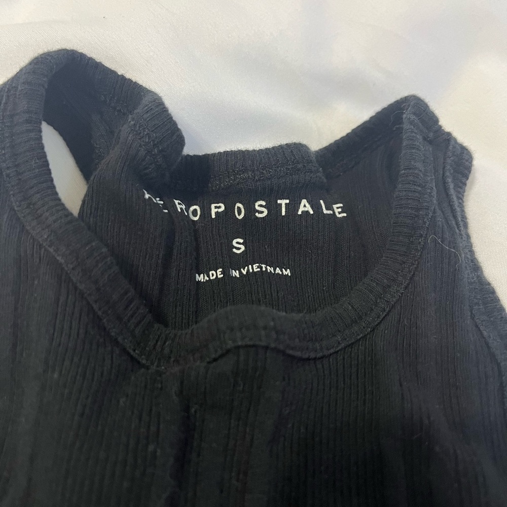 black aeropostale halter cropped tank top